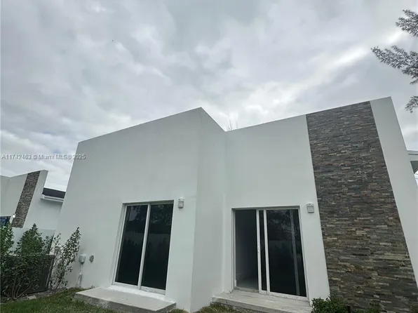 2423 NW 23rd Ln, Fort Lauderdale, FL 33311