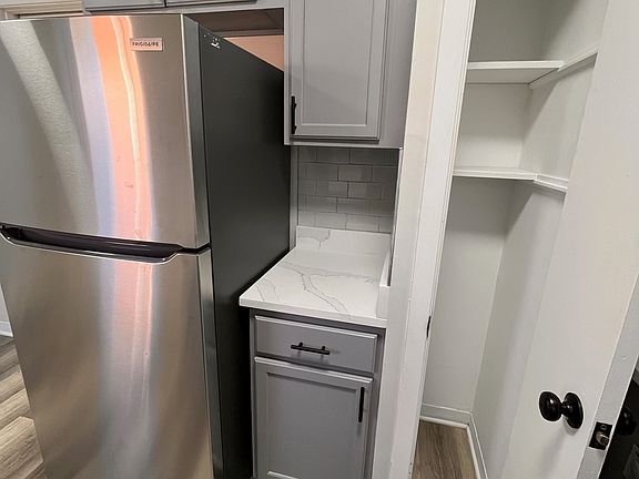 3rd image of 430 Callan Ave #1W