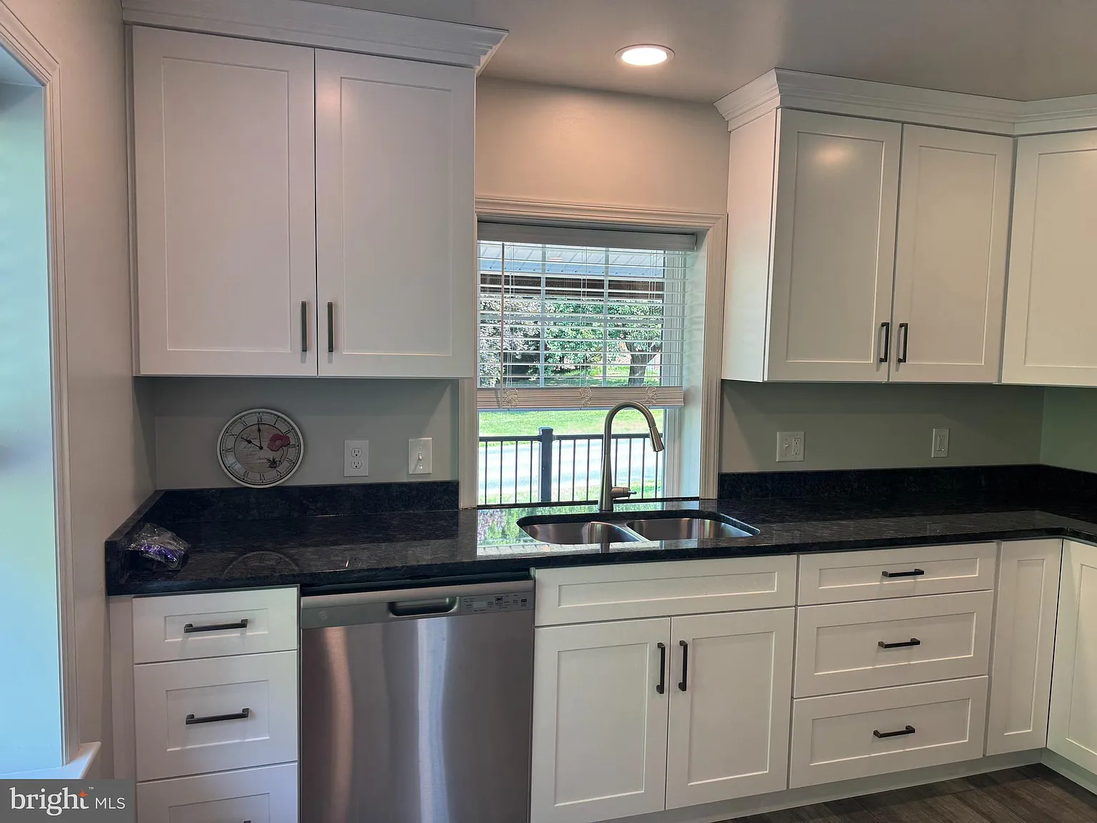 3 bed, 1136 sqft, $2,300 — Photo 4