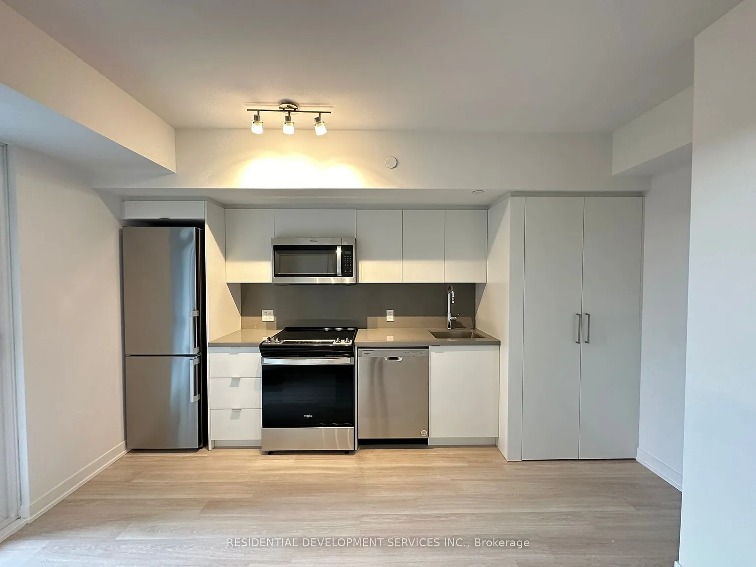Nordic Condos — Photo 3