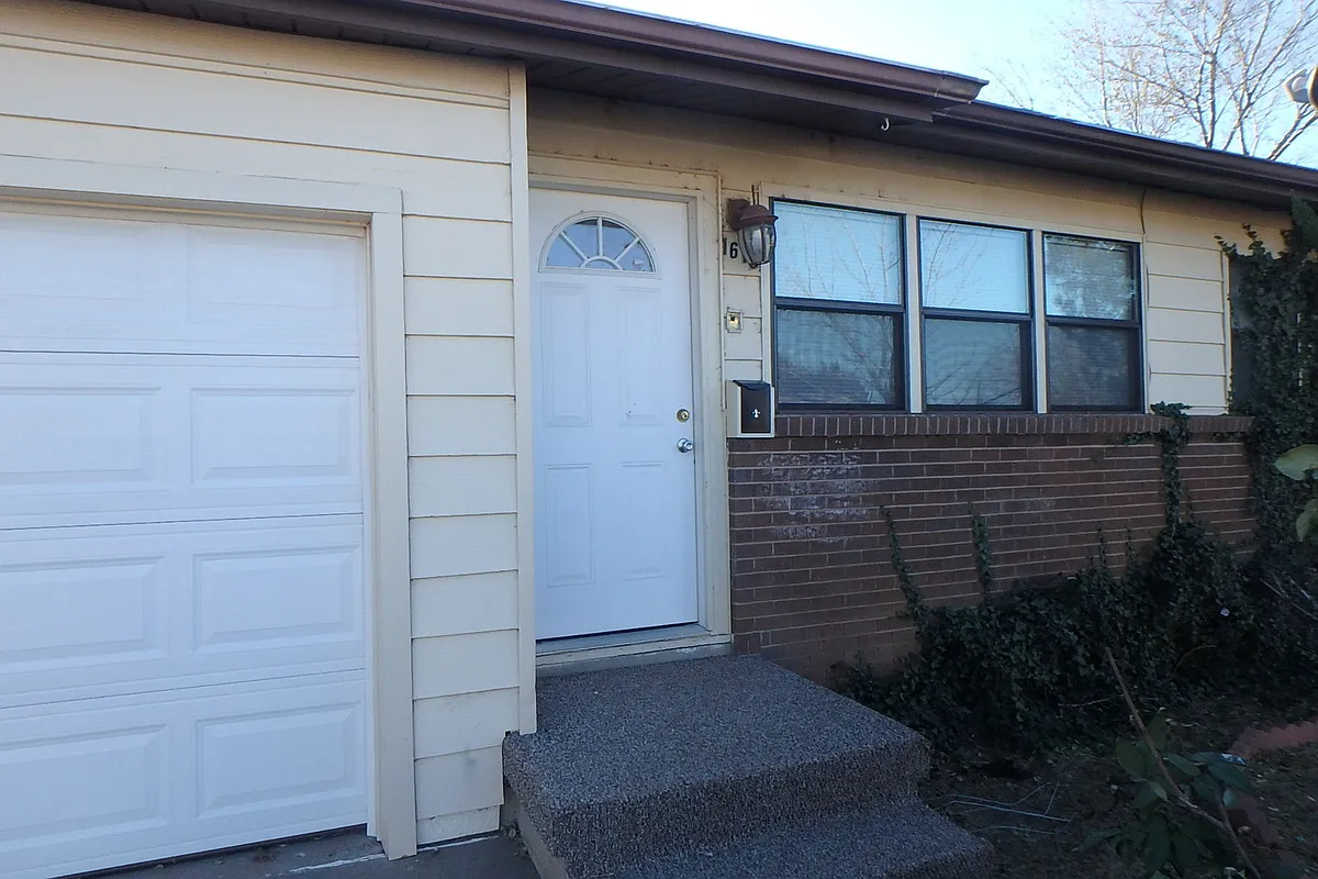 Building Photo - 1616 Currie Ln