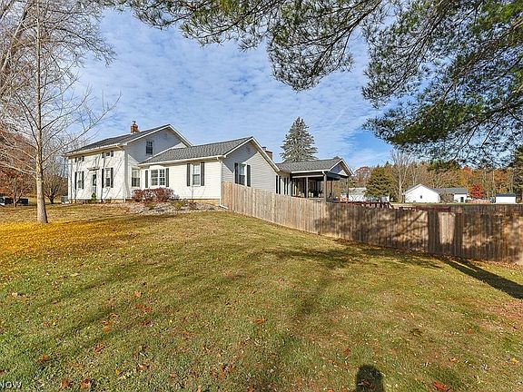2nd image of 4010 Drake Rd