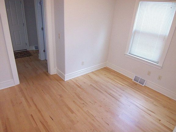 5th image of 5811 Milwaukee St