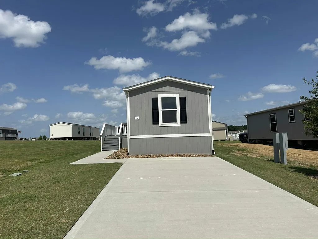 Building Photo - 16 Open Range Trl #99