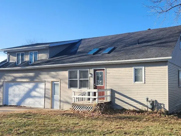 402 Belmont St, Lakefield, MN 56150