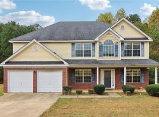 375 Lake Jonathan Ln, Fairburn, GA 30213
