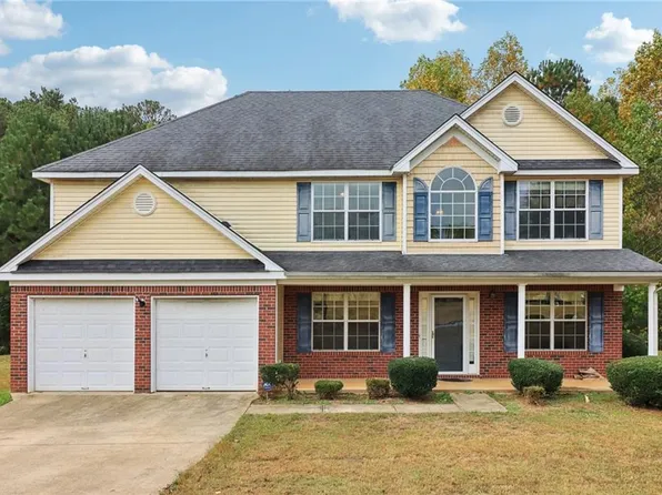375 Lake Jonathan Ln, Fairburn, GA 30213