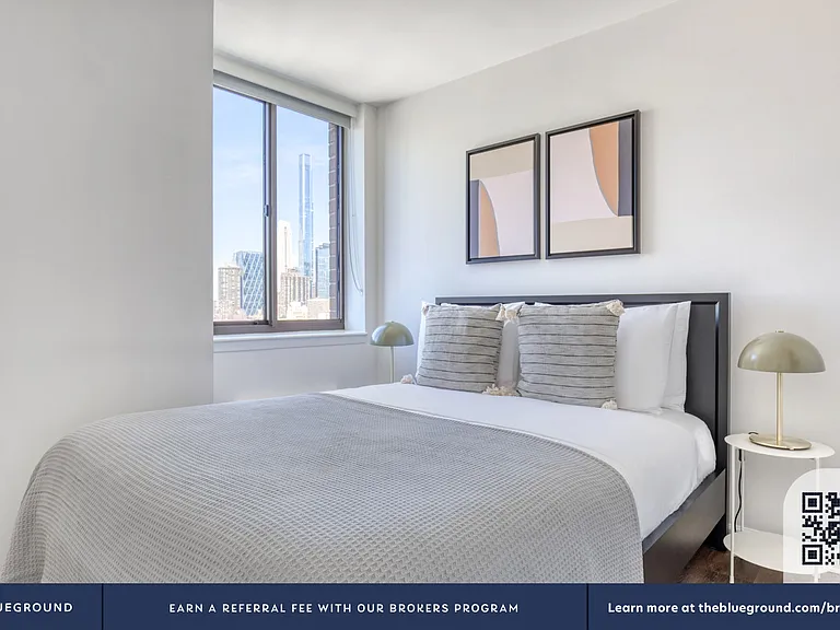 520 W 43rd St #24B — Photo 14