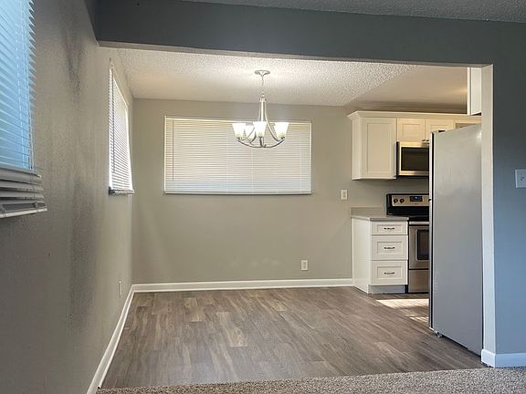 4th image of 1723 Robb St APT 40