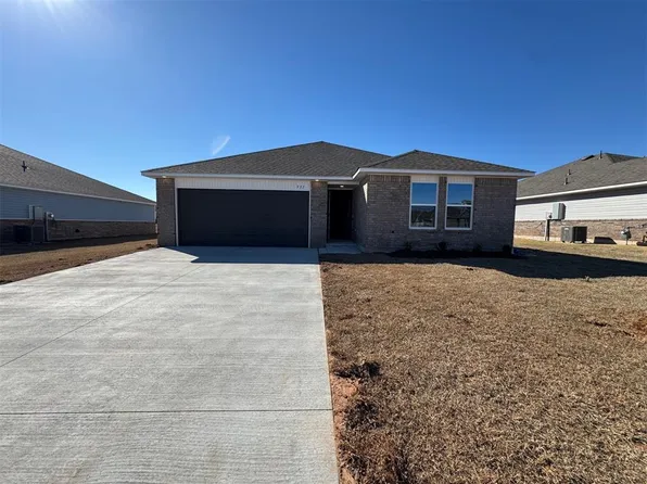 937 S Buffalo Ln, Mustang, OK 73064