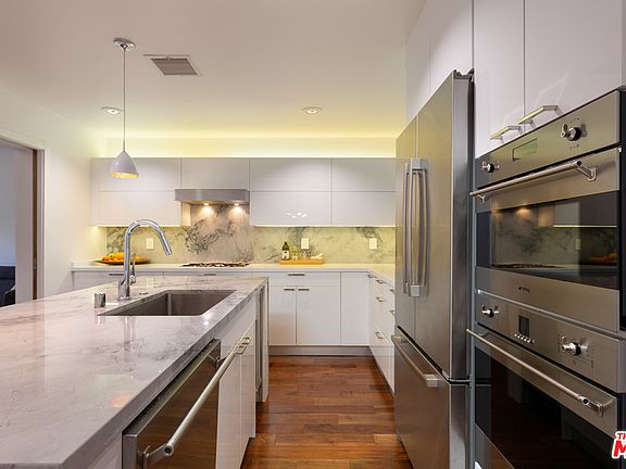 5th image of 12975 Agustin Pl #A107