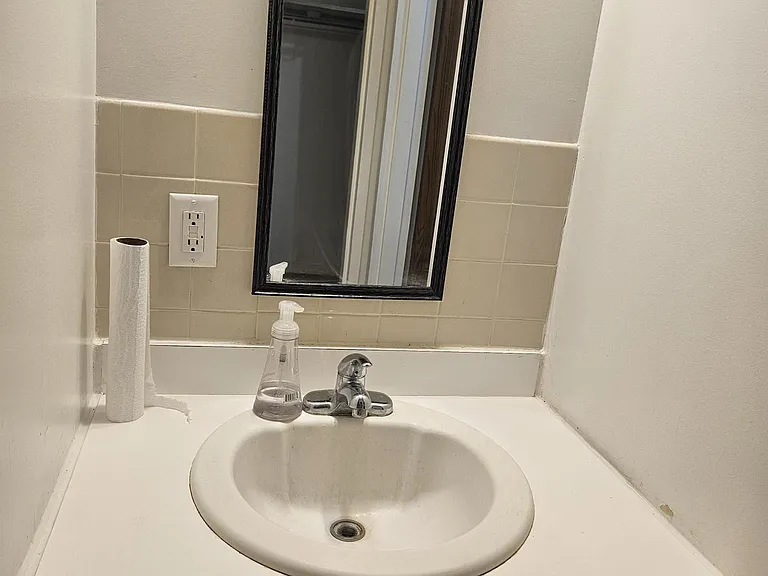 50 Euclid Ave #3C — Photo 10