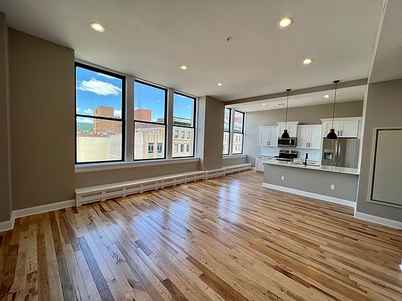 5th image of 409 Lackawanna Ave APT 405