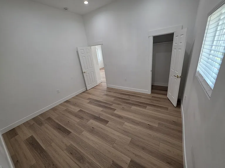 2736 Grant Ave — Photo 16