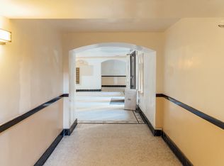 627-41 W Roscoe St, Chicago, IL 60657