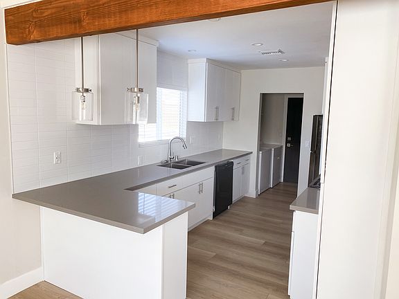 3rd image of 14859 Chatsworth Dr