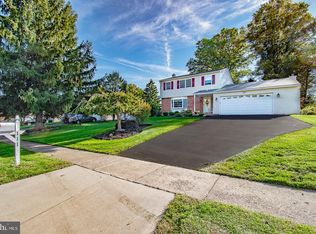 111 Crestview Rd, Hatboro, PA 19040