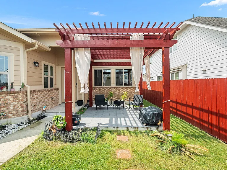 5917 Principale Dr — Photo 2