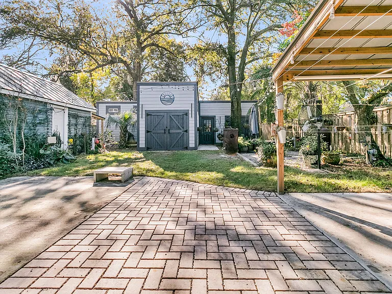 1187 Marquis Rd — Photo 53