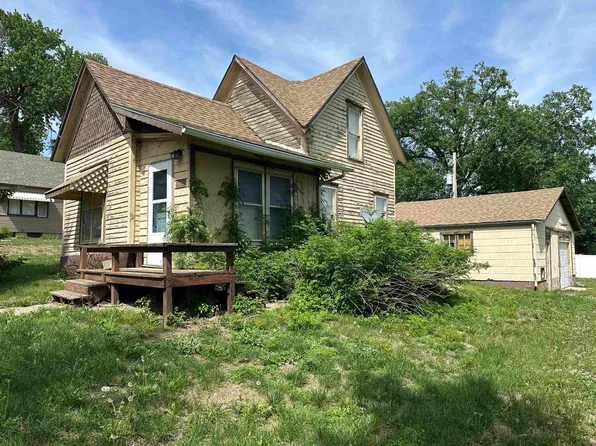 306 N Walnut St, Genoa, NE 68640
