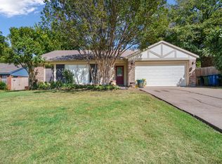 719 Heather Wood Dr, Grapevine, TX 76051