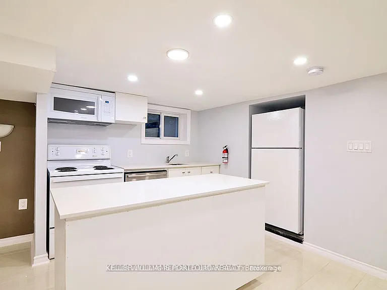 431 Kingston Rd #LOWER — Photo 9