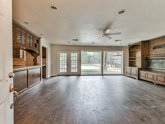 3rd image of 5516 Valerie St