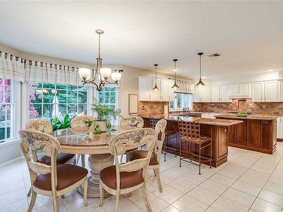 4th image of 6 N Equestrian Ct