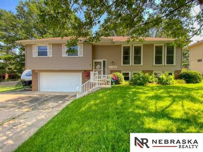 1311 S 162nd Ave, Omaha, NE, 68130