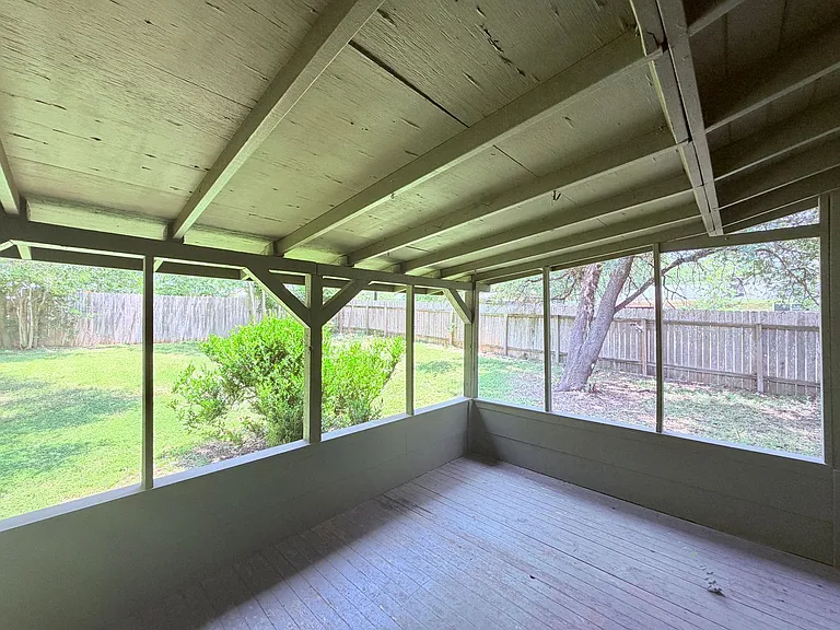 8701 Parkfield Dr — Photo 30