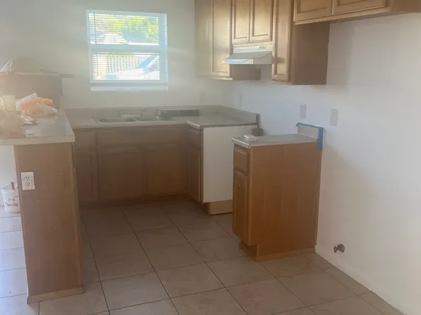 102 W Hall Ave #102, San Ysidro, CA 92173