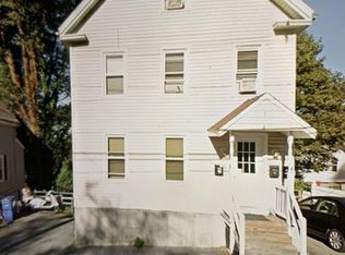 10 Pleasant St APT 1, Wakefield, MA 01880