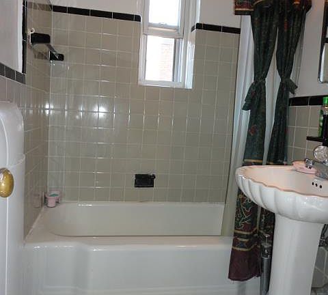 4th image of 3538 75th St APT 4E
