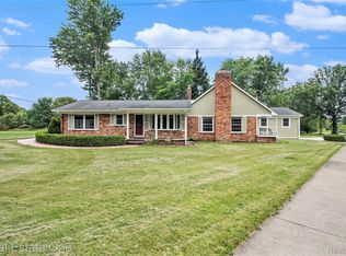 68925 W Eight Mile Rd, South Lyon, MI 48178