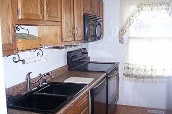 4th image of 107 Founders Cir