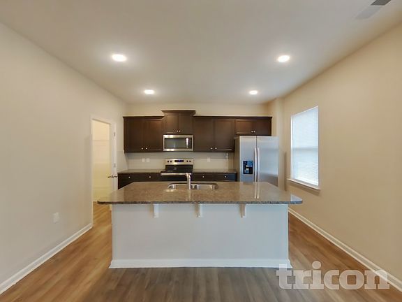 4th image of 126 Calderdale Ln