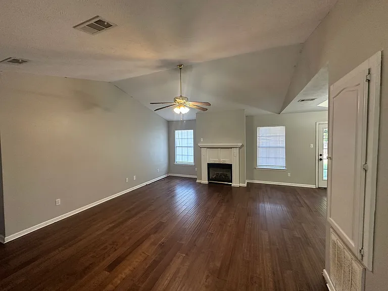 25 Applewood Dr — Photo 11