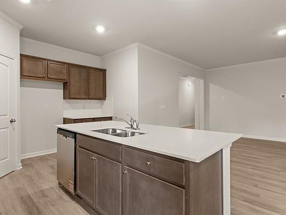 5th image of 94 Hughes Place Dr
