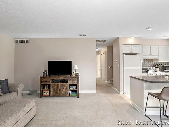 5th image of 5039 Stauffer Ave SE