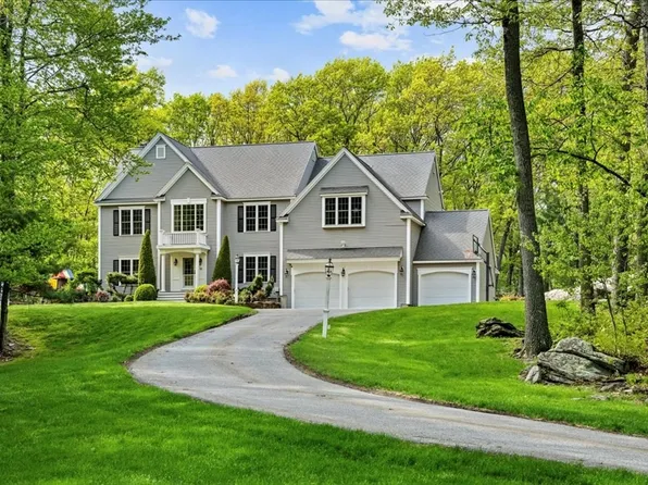 13 Foxhill Dr, Southborough, MA 01772