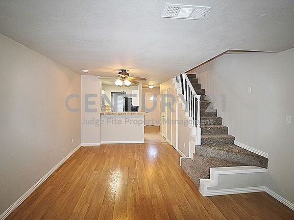 2nd image of 613 Carriagehouse Ln #D-4