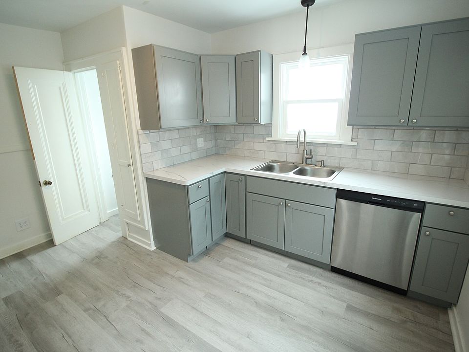 1st image of 503 Dickinson St SE #503