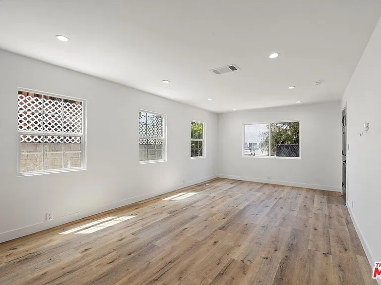 3748 Veteran Ave — Photo 4
