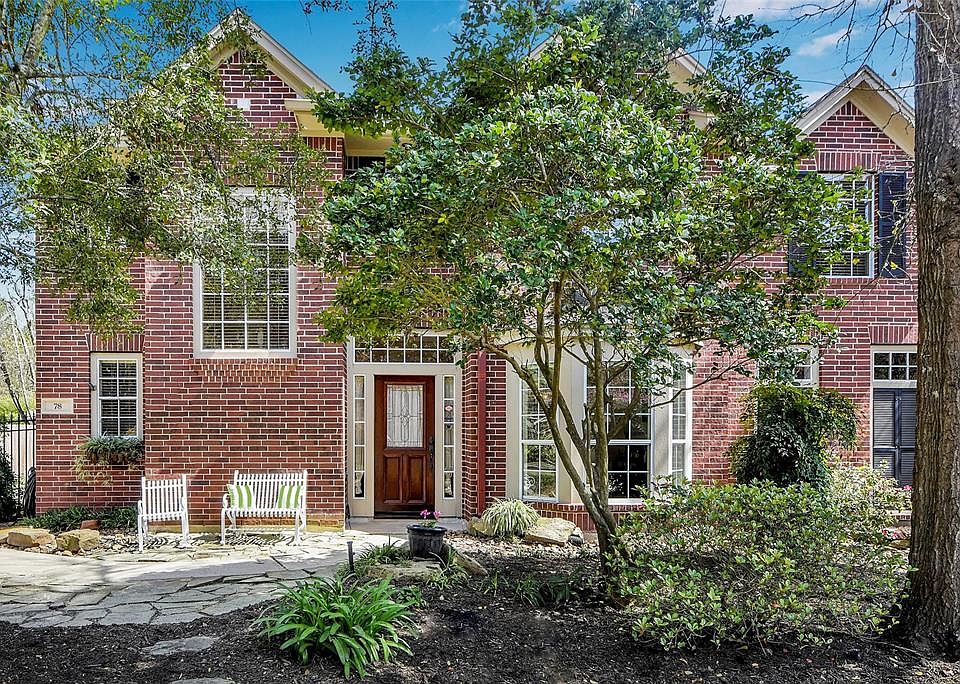 This charming home has all the curb appeal you're looking for with a lovingly maintained yard and flagstone patio to welcome you.