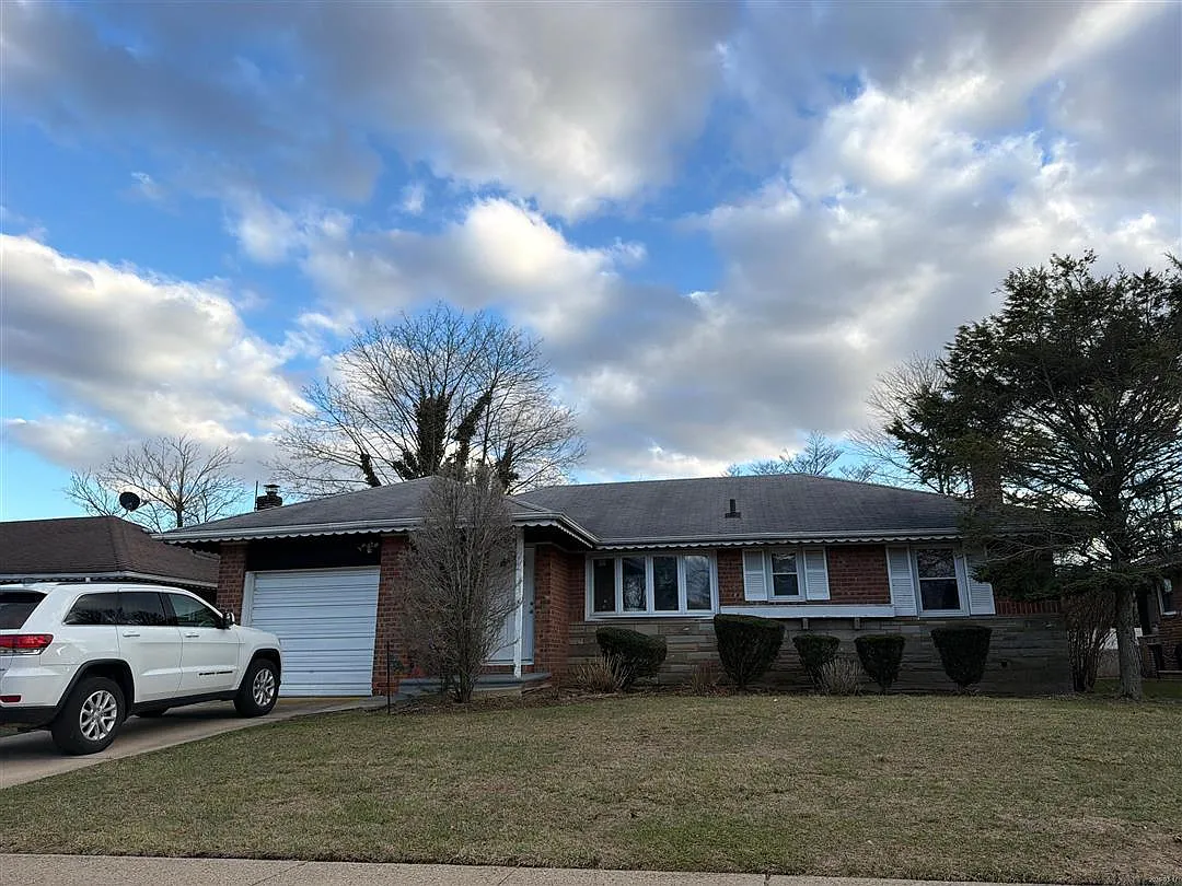 726 Dean Dr photo 1
