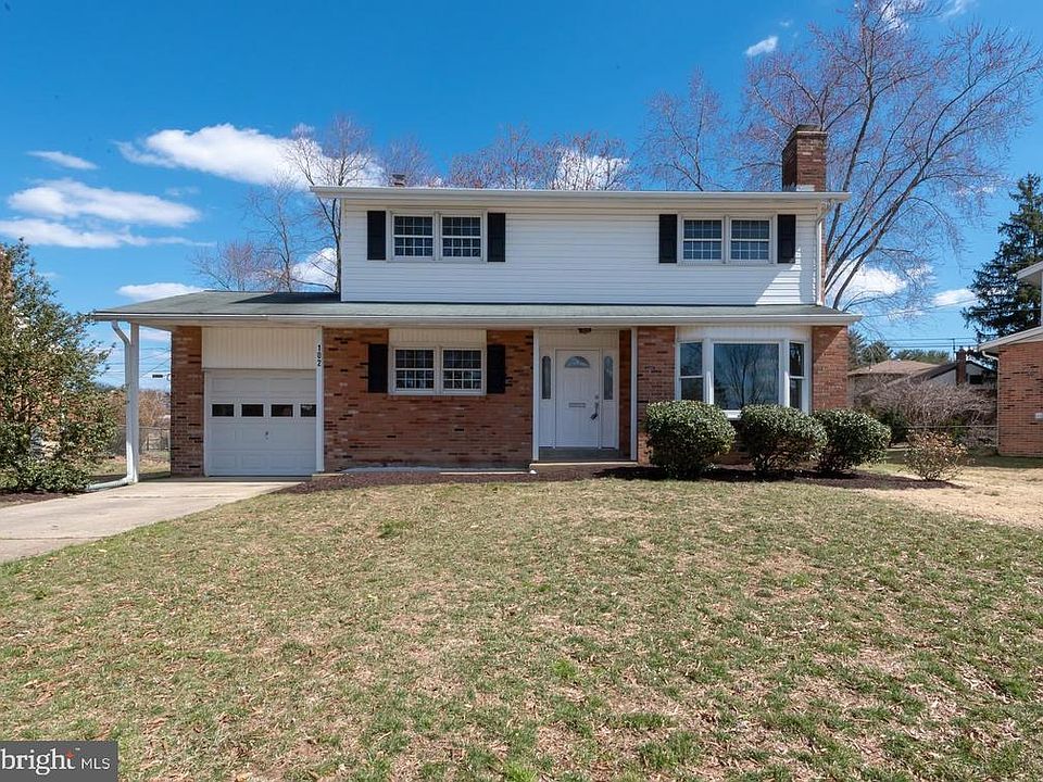 1st image of 102 Forsythia Dr