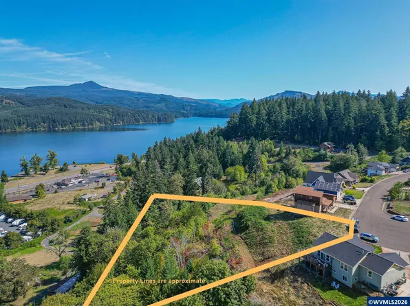 6304 Lakepointe Way, Sweet Home, OR 97386
