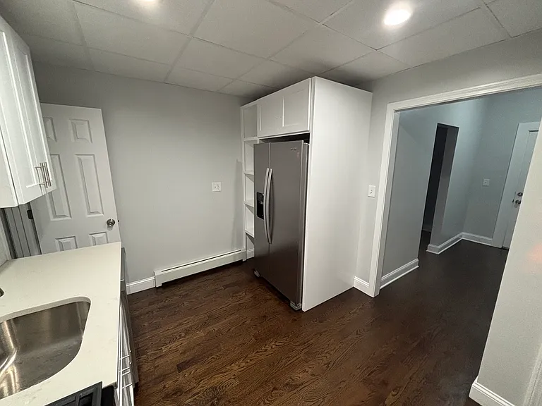 110 Derby Ave — Photo 5