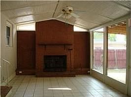 5th image of 904 Hillcrest Ave