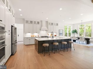 7207 Barnett Rd, Bethesda, MD 20817